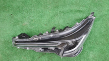 Laden Sie das Bild in den Galerie-Viewer, Frontscheinwerfer Toyota Corolla 8115002S70 LED Links Scheinwerfer Headlight SCH6703586444dh