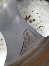 Laden Sie das Bild in den Galerie-Viewer, 1x Alufelge 18 Zoll 7.0&quot; 5x108 47,5ET LJ8C-1007-B1A Ford Rim Wheel