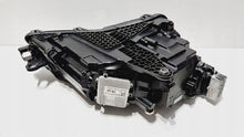 Laden Sie das Bild in den Galerie-Viewer, Frontscheinwerfer Skoda Superb III 3V1941015D Full LED Links Headlight