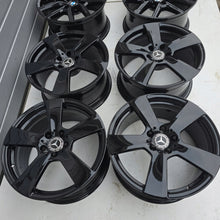 Load image into Gallery viewer, 4x Alufelge 18 Zoll 8.5" 5x112 48ET Glanz Schwarz A2124011402 Mercedes-Benz W212 FEL8032378297yq