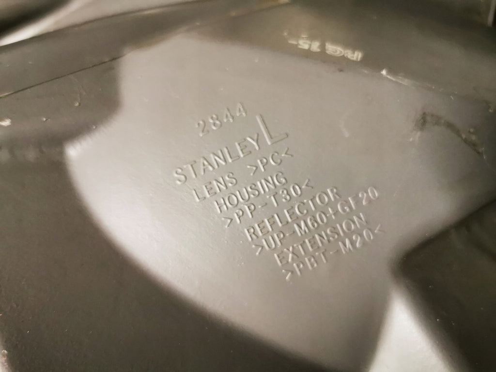 Frontscheinwerfer Toyota Yaris Verso E42010146 Links Scheinwerfer Headlight