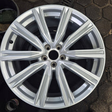 Laden Sie das Bild in den Galerie-Viewer, 4x Alufelge 20 Zoll 8.5" 5x112 20ET Glanz Silber 4M8601025T Audi Rim Wheel FEL4001138193yh