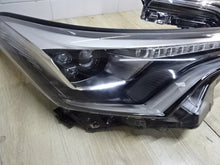 Laden Sie das Bild in den Galerie-Viewer, Frontscheinwerfer Honda Chr 81150-F4170 Full LED Links Scheinwerfer Headlight