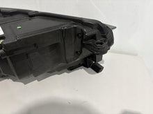 Laden Sie das Bild in den Galerie-Viewer, Frontscheinwerfer Skoda Octavia IV 5E4941035 LED Ein Stück (Rechts oder Links) SCH1456764375vv