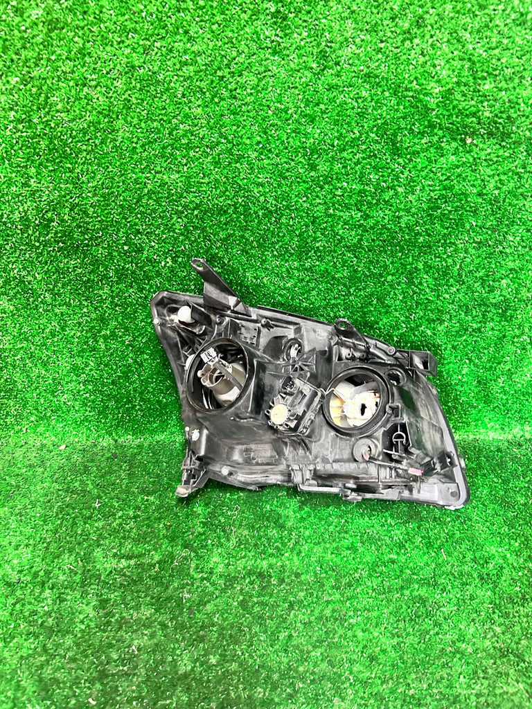 Frontscheinwerfer Toyota Avensis 8117005240 Links Scheinwerfer Headlight