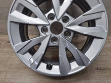 Load image into Gallery viewer, 1x Alufelge 16 Zoll 6.5" 5x112 43ET Glanz Silber 8Y0071496A Audi A3 Rim Wheel FEL2253649238vu