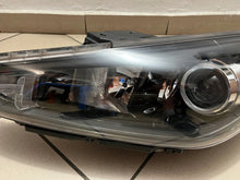 Laden Sie das Bild in den Galerie-Viewer, Frontscheinwerfer Hyundai I30 Fastback 92101-G4060 Halogen Links Headlight