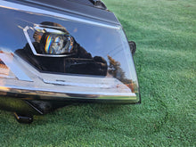 Laden Sie das Bild in den Galerie-Viewer, Frontscheinwerfer VW Transporter 7L1941036A LED Rechts Scheinwerfer Headlight