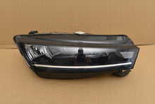 Laden Sie das Bild in den Galerie-Viewer, Frontscheinwerfer Skoda Octavia IV 030111823200 Rechts Scheinwerfer Headlight SCH9382287707yw
