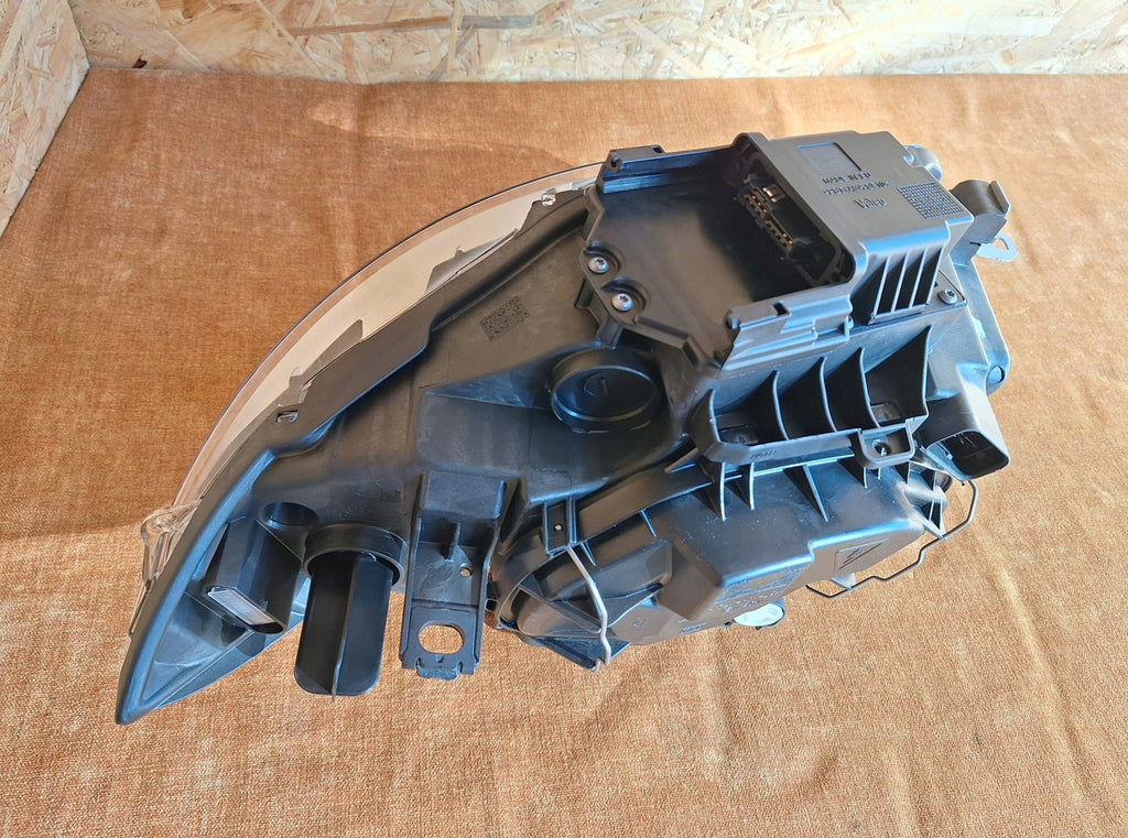 Frontscheinwerfer BMW 1 E88 E81 E82 E87 90004814 Xenon Rechts Headlight