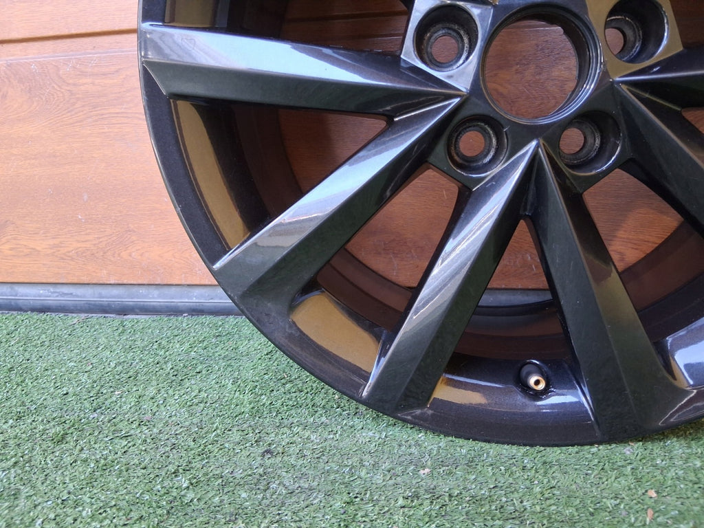 1x Alufelge 16 Zoll 7.0" 5x100 46ET Glanz Graphit 5JA601025AE Skoda Fabia I FEL7135798111xi