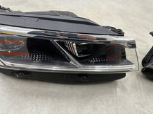 Laden Sie das Bild in den Galerie-Viewer, Frontscheinwerfer VW Touareg 761941036B 761941035B Full LED Ein Satz Headlight