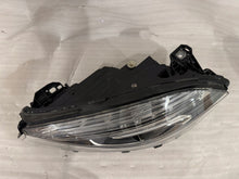 Laden Sie das Bild in den Galerie-Viewer, Frontscheinwerfer Mercedes-Benz W176 A1768201161 Xenon Links Headlight SCH3760243405nn