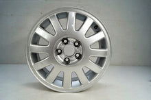 Laden Sie das Bild in den Galerie-Viewer, 1x Alufelge 15 Zoll 6.0&quot; 5x100 38ET Glanz Silber 8L0601025 Audi A3 Rim Wheel