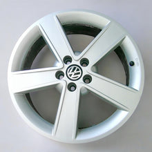 Load image into Gallery viewer, 1x Alufelge 17 Zoll 7.0&quot; 5x112 38ET Silber 7JX17H2ET38 Audi Rim Wheel