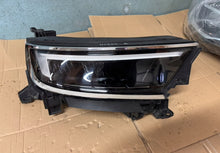 Laden Sie das Bild in den Galerie-Viewer, Frontscheinwerfer Opel Mokka 9834007980 Rechts Scheinwerfer Headlight SCH6712092310fi