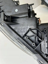 Laden Sie das Bild in den Galerie-Viewer, Frontscheinwerfer Mazda 6 GS1F-51030 LED Rechts Scheinwerfer Headlight