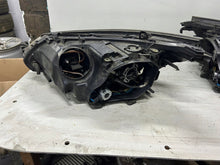 Laden Sie das Bild in den Galerie-Viewer, Frontscheinwerfer 15872400 15872300 Xenon Ein Stück (Rechts oder Links)