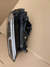 Load image into Gallery viewer, Frontscheinwerfer Audi Q2 81A941033 Links Scheinwerfer Headlight SCH9604258285vr
