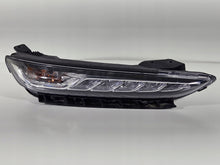 Laden Sie das Bild in den Galerie-Viewer, Frontscheinwerfer Hyundai Kona 92208J9000 LED Rechts Scheinwerfer Headlight SCH1757995934ig