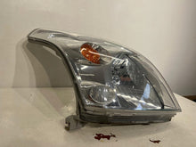 Laden Sie das Bild in den Galerie-Viewer, Frontscheinwerfer Toyota Land Cruiser Rechts Scheinwerfer Headlight SCH5983086424sd
