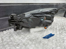 Laden Sie das Bild in den Galerie-Viewer, Frontscheinwerfer Mazda III D09K-51030 LED Rechts Scheinwerfer Headlight