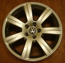 Laden Sie das Bild in den Galerie-Viewer, 1x Alufelge 18 Zoll 7.5" 5x112 40ET Glanz Silber 3D0601025AM VW Phaeton FEL8834473009tv