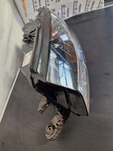 Load image into Gallery viewer, Frontscheinwerfer Skoda Fabia III 6V1941015E Links Scheinwerfer Headlight SCH5670488443or