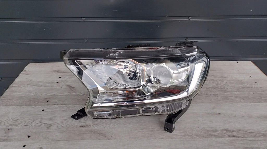 Frontscheinwerfer Ford Ranger Links Scheinwerfer Headlight SCH4777645823fh
