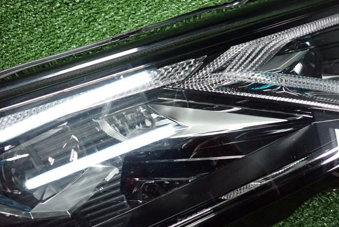 Frontscheinwerfer Skoda Octavia IV 5E4941036 Rechts Scheinwerfer Headlight SCH3105933916xd