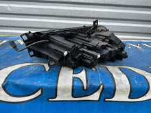 Laden Sie das Bild in den Galerie-Viewer, Frontscheinwerfer Skoda Enyaq 5LB941015G Full LED Ein Stück (Rechts oder Links)