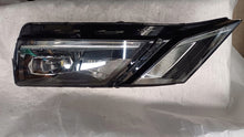 Load image into Gallery viewer, Frontscheinwerfer Skoda Octavia III 5E1941015D Full LED Links Headlight SCH2348618117rp