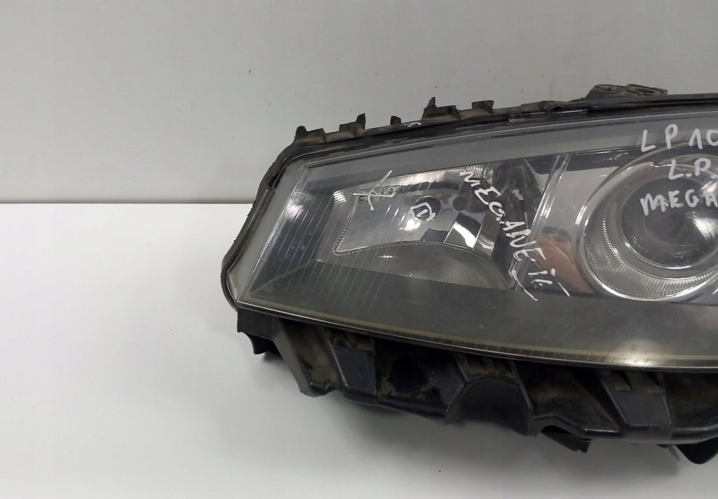 Frontscheinwerfer Renault Megane II Xenon Links Scheinwerfer Headlight SCH8288320788hr