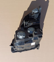 Laden Sie das Bild in den Galerie-Viewer, Frontscheinwerfer Ford Transit Courier R2X613E015AE Links Scheinwerfer Headlight SCH7471949118jr
