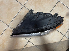 Load image into Gallery viewer, Frontscheinwerfer Volvo Xc70 31353532 Xenon Links Scheinwerfer Headlight