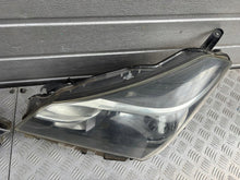 Laden Sie das Bild in den Galerie-Viewer, Frontscheinwerfer Toyota Yaris Ein Satz Scheinwerfer Headlight SCH8725543045hh