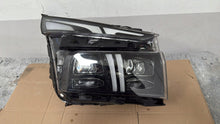 Laden Sie das Bild in den Galerie-Viewer, Frontscheinwerfer Hyundai Santa I Fe Rechts Scheinwerfer Headlight SCH9316208427fu