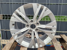 Load image into Gallery viewer, 1x Alufelge 17 Zoll 7.0" 5x112 38ET Glanz Silber 3G0601025AB VW Passat B8 FEL1603268852zm