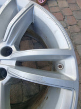 Laden Sie das Bild in den Galerie-Viewer, 1x Alufelge 19 Zoll 8.0" 5x120 40ET Glanz Silber 6007214-00-D Tesla S Rim Wheel FEL5148278492hv