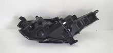 Laden Sie das Bild in den Galerie-Viewer, Frontscheinwerfer Toyota Yaris Rechts Scheinwerfer Headlight SCH1546736319tq