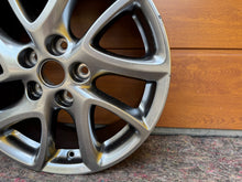 Laden Sie das Bild in den Galerie-Viewer, 1x Alufelge 17 Zoll 7.0" 5x114.3 52 5ET Glanz Grau 9965557070 Mazda 3 I FEL8279687553mh