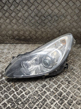 Laden Sie das Bild in den Galerie-Viewer, Frontscheinwerfer Opel Corsa D 89313379 Vorderseite Scheinwerfer Headlight SCH1346323575mu