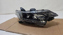 Laden Sie das Bild in den Galerie-Viewer, Frontscheinwerfer Mitsubishi Outlander III FALSE Scheinwerfer Headlight SCH2831624279tj