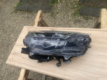Laden Sie das Bild in den Galerie-Viewer, Frontscheinwerfer Toyota Rav 4 W3049 Full LED Rechts Scheinwerfer Headlight SCH8118349629zt
