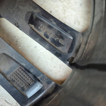 Laden Sie das Bild in den Galerie-Viewer, 1x Alufelge 18 Zoll 7.5&quot; 5x112 7N0601025F VW Rim Wheel