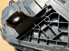 Laden Sie das Bild in den Galerie-Viewer, Frontscheinwerfer Skoda Enyaq 5LB941015 Links Scheinwerfer Headlight