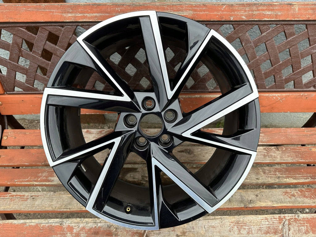 1x Alufelge 18 Zoll 7.0" 5x100 39ET Glanz 657601025G Skoda Fabia Scala Kamiq