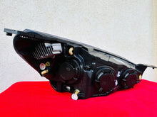 Laden Sie das Bild in den Galerie-Viewer, Frontscheinwerfer Ford Focus JX7B-13W030-AE Links Scheinwerfer Headlight