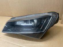 Laden Sie das Bild in den Galerie-Viewer, Frontscheinwerfer Skoda Superb III 3V1941017A Xenon Links Scheinwerfer Headlight