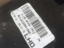 Laden Sie das Bild in den Galerie-Viewer, Frontscheinwerfer Toyota Hilux VIII 81110-0KK60 Rechts Scheinwerfer Headlight SCH1005531594es